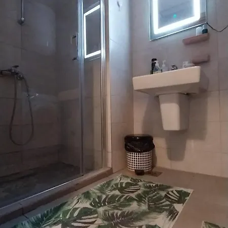 דירה F&m No 18 *